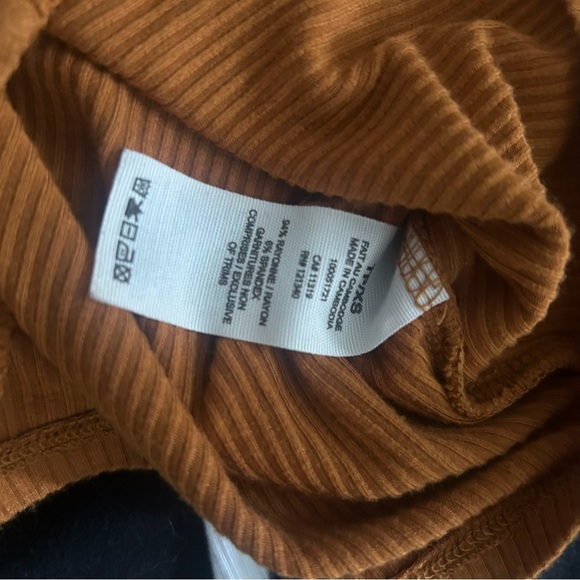 FALL Garage burnt orange long sleeve cropped shirt size XS - Picture 3 of 3